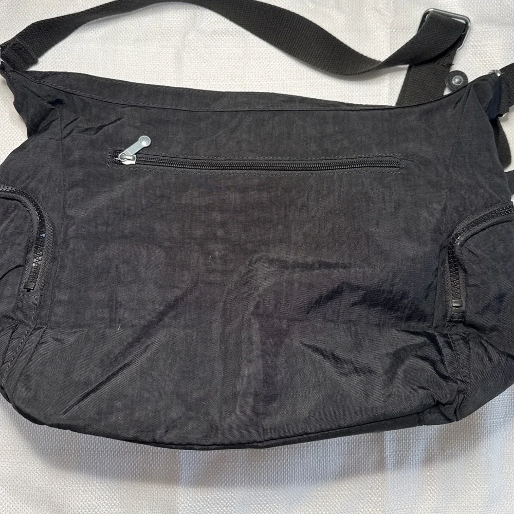 Kipling Gabbie Large Crossbody Bag Black Crinkle Nylon Multi-Pocket Shoulder Bag - Picture 7 of 8